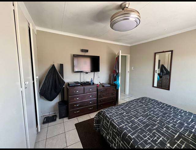 2 BEDROOM APARTMENT FOR SALE IN NEW REDRUTH